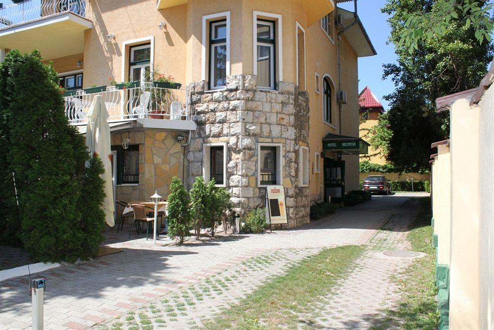 Villa Hotel Kristal Budapest Exterior photo